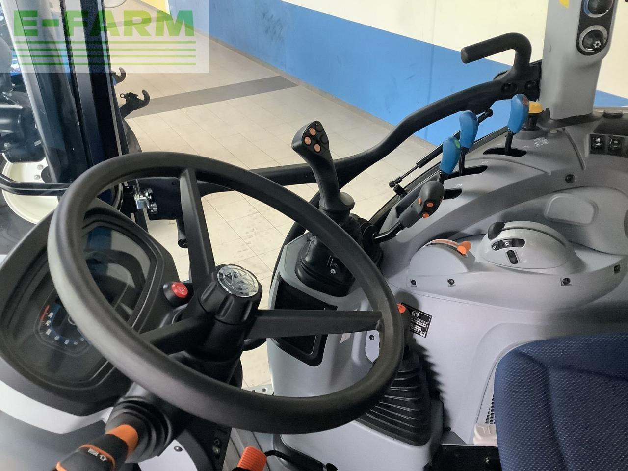 Traktor New Holland t5.90 dual command: slika 11