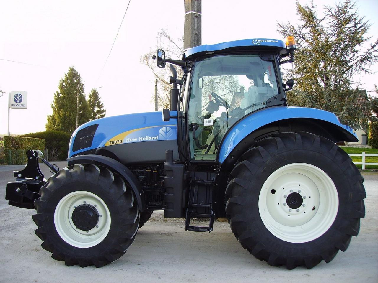 New Holland t6070 range & power command - Traktor: slika 1 New Holland t6070 range & power command - Traktor: slika 1