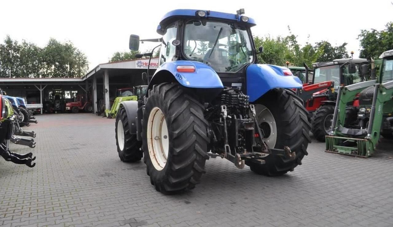 New Holland t7.200 rangecommand / price with tax / - Traktor: slika 4 New Holland t7.200 rangecommand / price with tax / - Traktor: slika 4