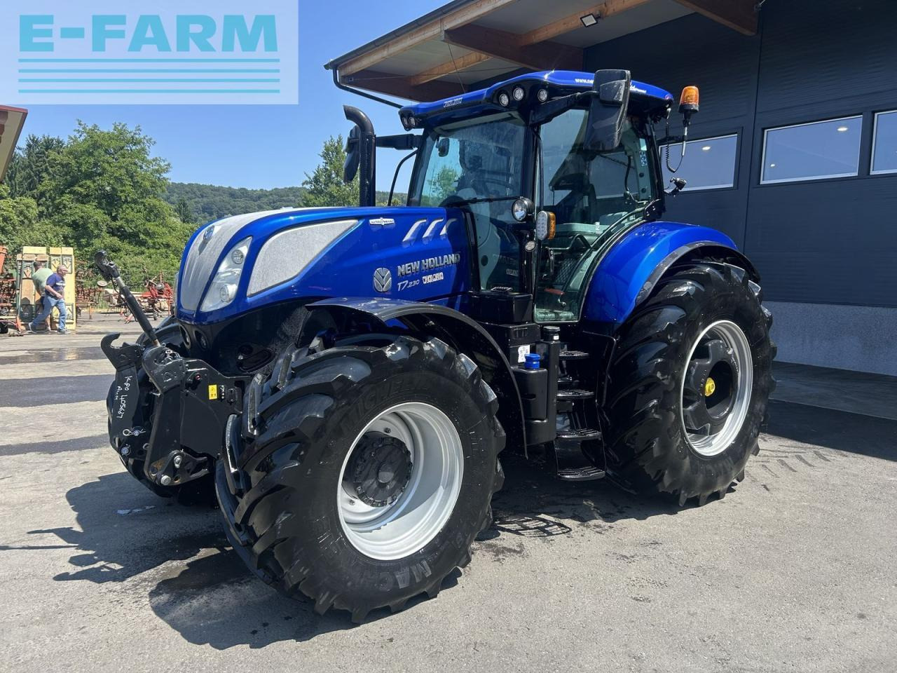 New Holland t7.230 plm auto command - Traktor: slika 1 New Holland t7.230 plm auto command - Traktor: slika 1