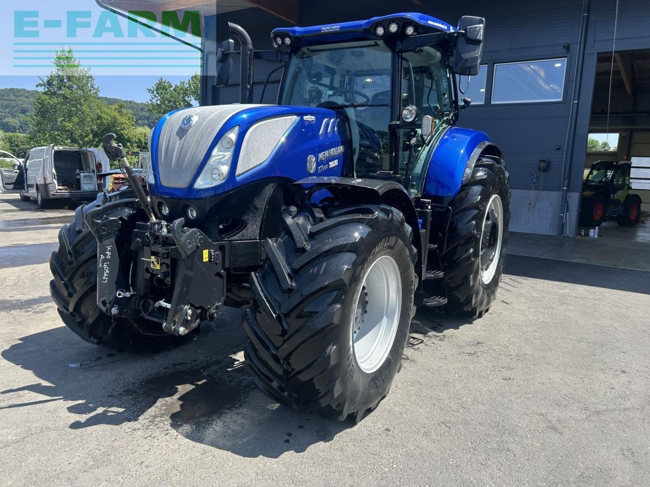 New Holland t7.230 plm auto command - Traktor: slika 2 New Holland t7.230 plm auto command - Traktor: slika 2