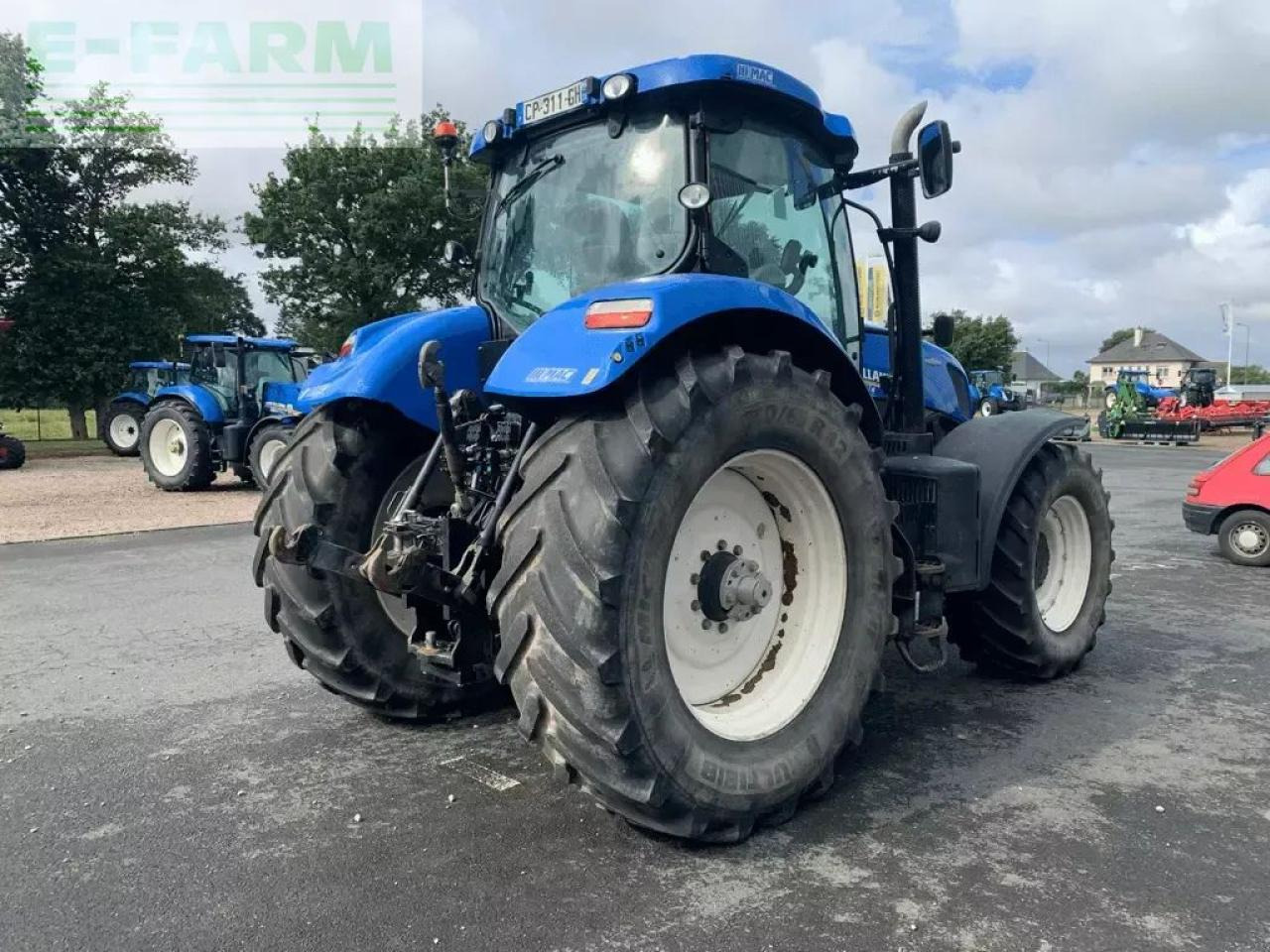 New Holland t7.235 auto command - Traktor: slika 3 New Holland t7.235 auto command - Traktor: slika 3