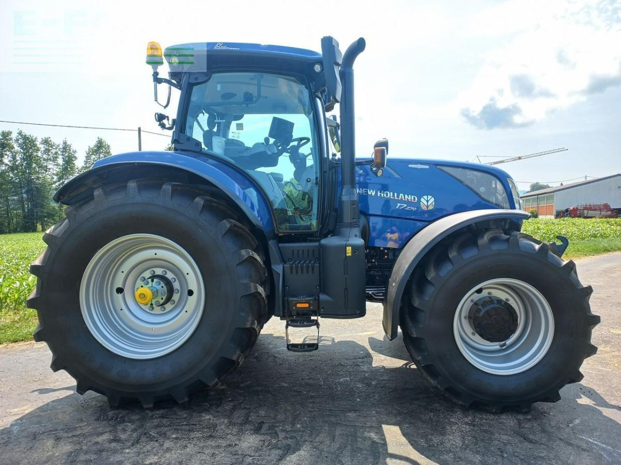 New Holland t7.270 auto command sidewinder ii (stage v) - Traktor: slika 4 New Holland t7.270 auto command sidewinder ii (stage v) - Traktor: slika 4