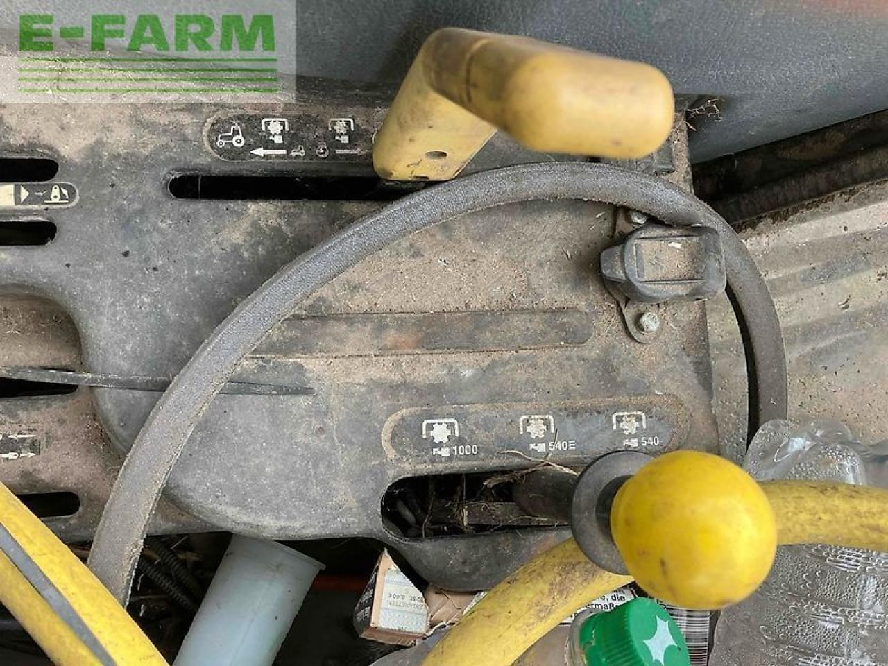 New Holland tl 100 a A - Traktor: slika 3 New Holland tl 100 a A - Traktor: slika 3