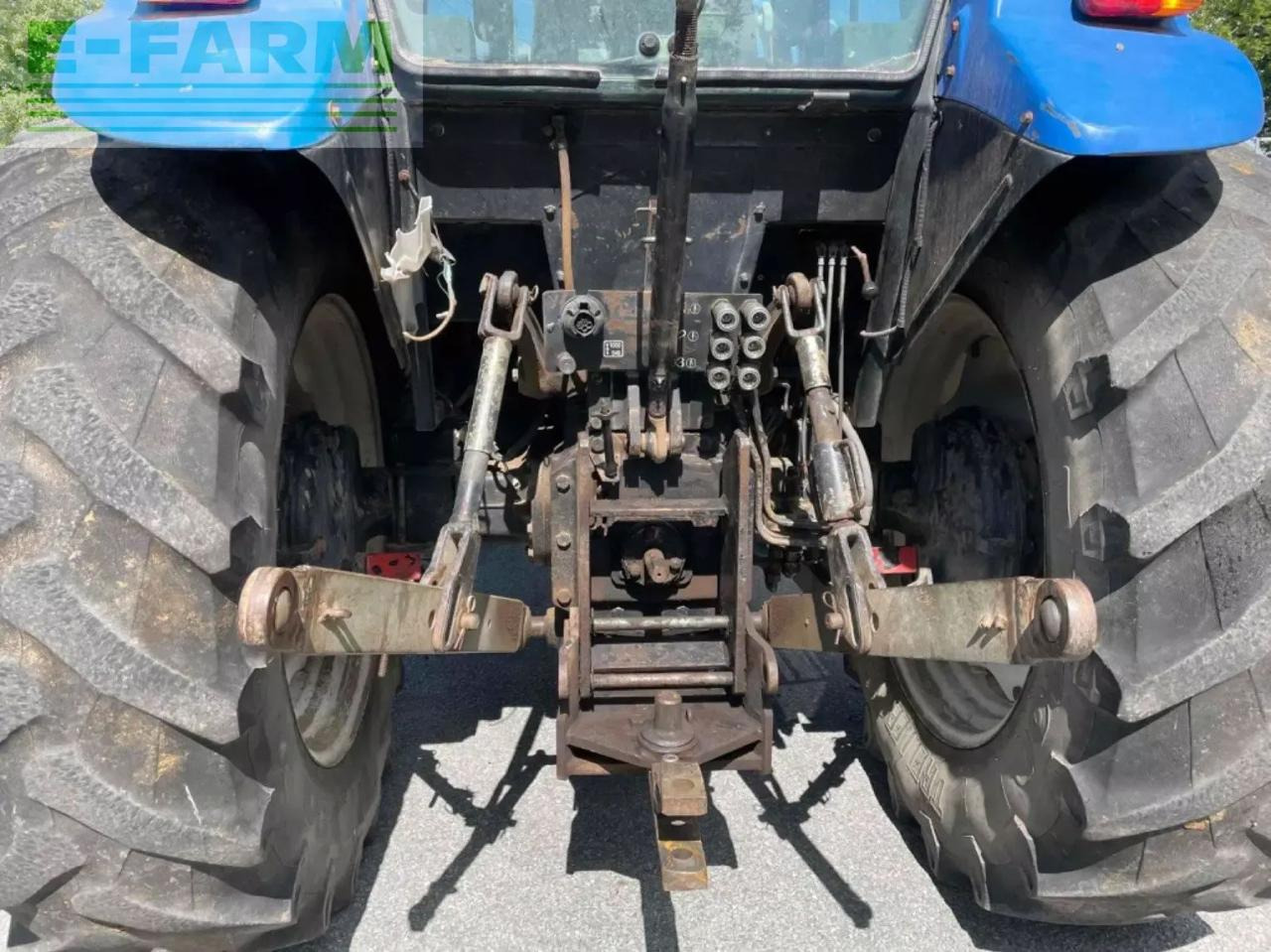 New Holland tracteur agricole td85d new holland D - Traktor: slika 4 New Holland tracteur agricole td85d new holland D - Traktor: slika 4