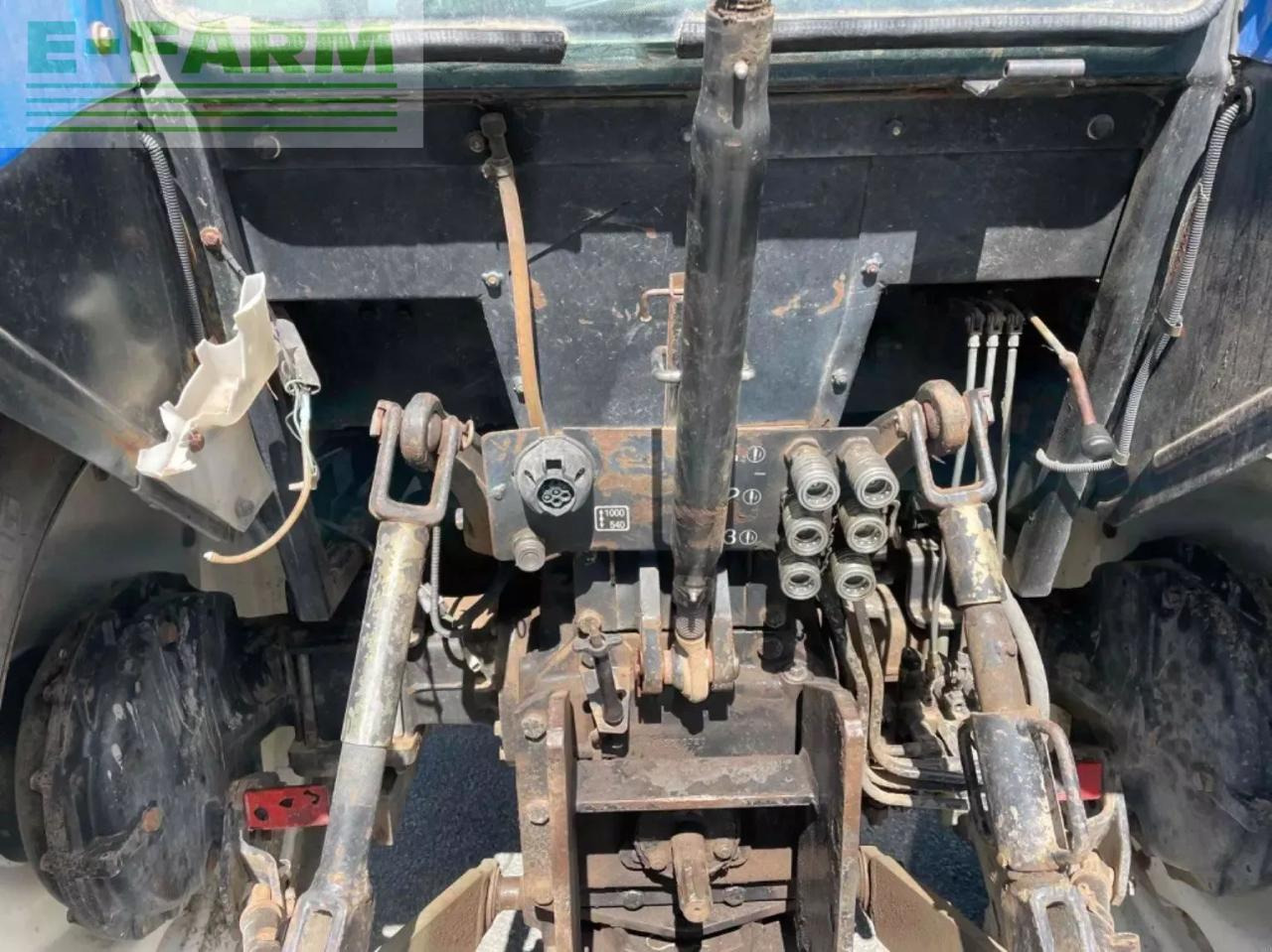 New Holland tracteur agricole td85d new holland D - Traktor: slika 3 New Holland tracteur agricole td85d new holland D - Traktor: slika 3