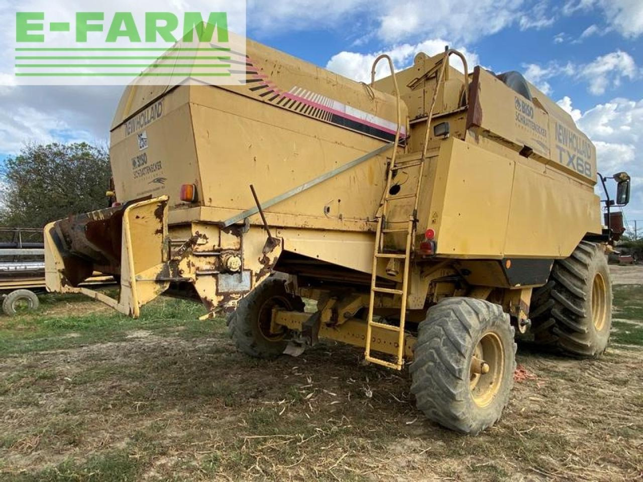 New Holland tx68 plus - Kombajn harvester: slika 4 New Holland tx68 plus - Kombajn harvester: slika 4
