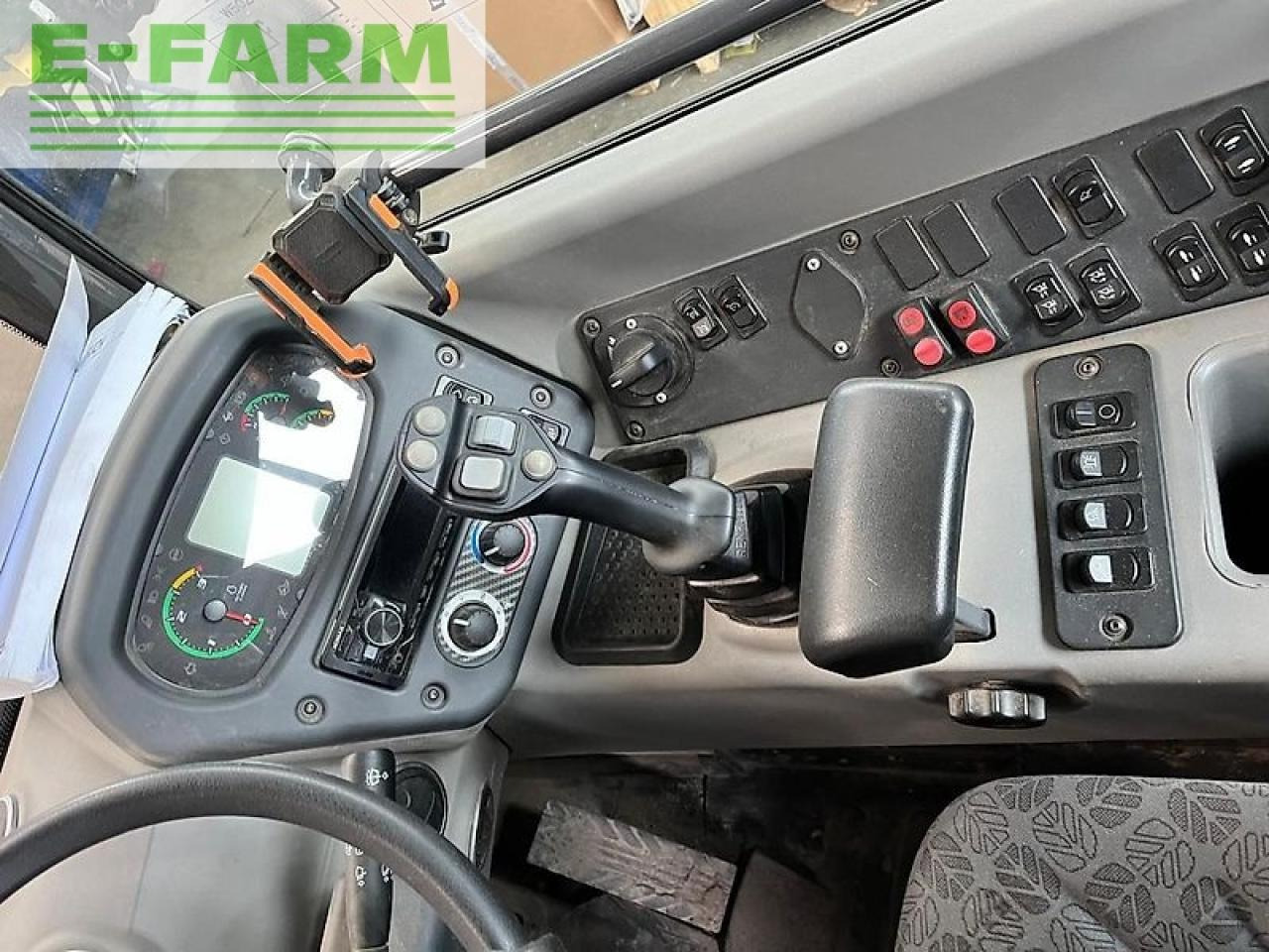 New Holland w50c - Mini bager: slika 5 New Holland w50c - Mini bager: slika 5