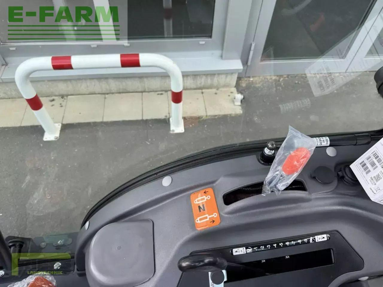 Solis 26 hst kabine panther (black) - Traktor: slika 5 Solis 26 hst kabine panther (black) - Traktor: slika 5