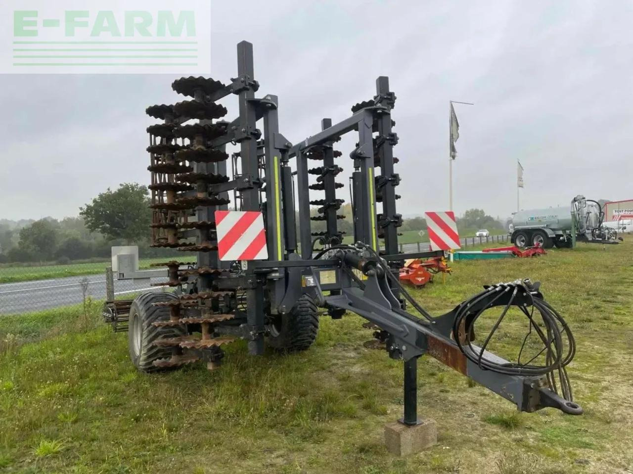 Spearhead déchaumeur ddi 6m sky - Kultivator: slika 2 Spearhead déchaumeur ddi 6m sky - Kultivator: slika 2