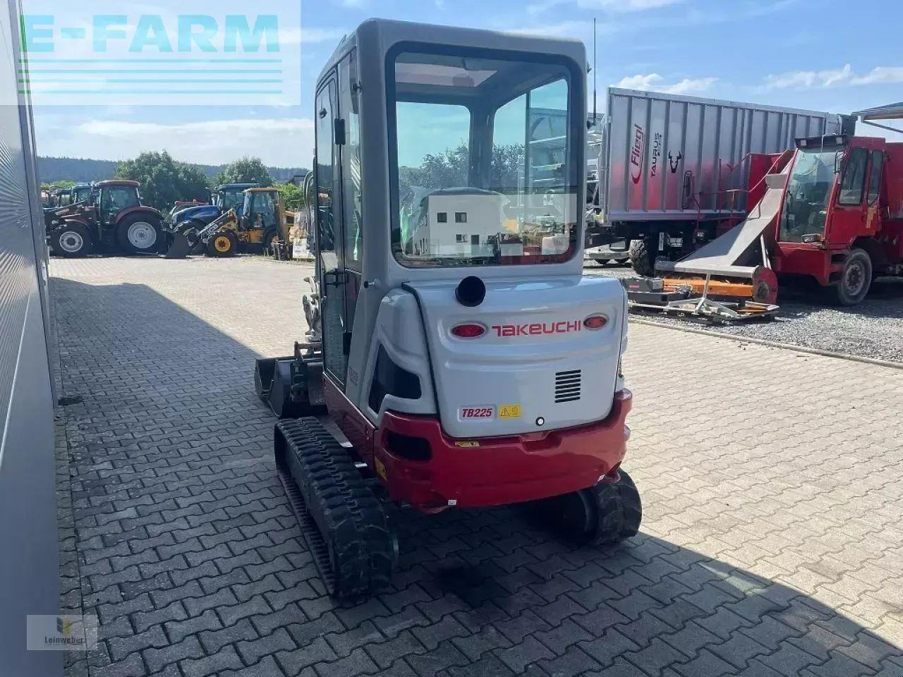 Takeuchi tb 225 v4 - Mini bager: slika 4 Takeuchi tb 225 v4 - Mini bager: slika 4
