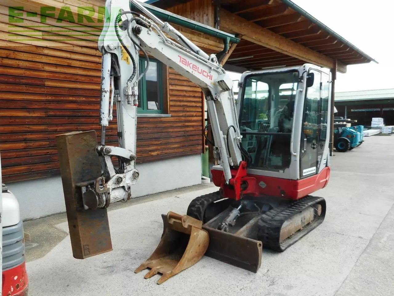 Takeuchi tb 228 ( 2.810kg ) powertilt - Mini bager: slika 2 Takeuchi tb 228 ( 2.810kg ) powertilt - Mini bager: slika 2