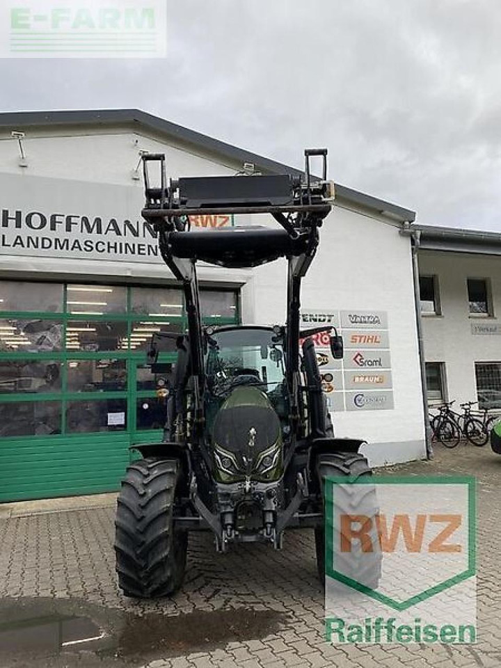 Valtra g135 v schlepper - Traktor: slika 1 Valtra g135 v schlepper - Traktor: slika 1