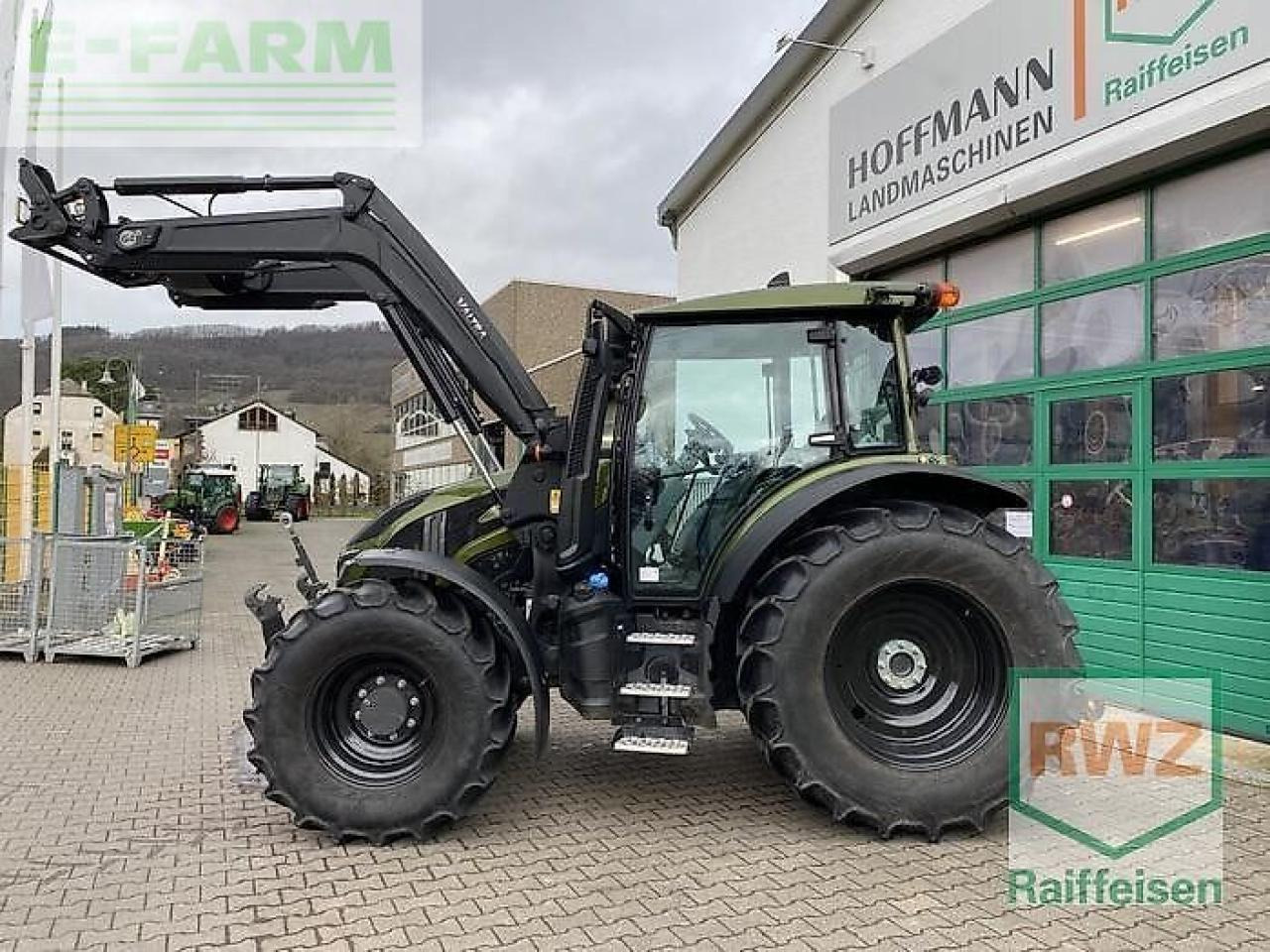 Valtra g135 v schlepper - Traktor: slika 3 Valtra g135 v schlepper - Traktor: slika 3