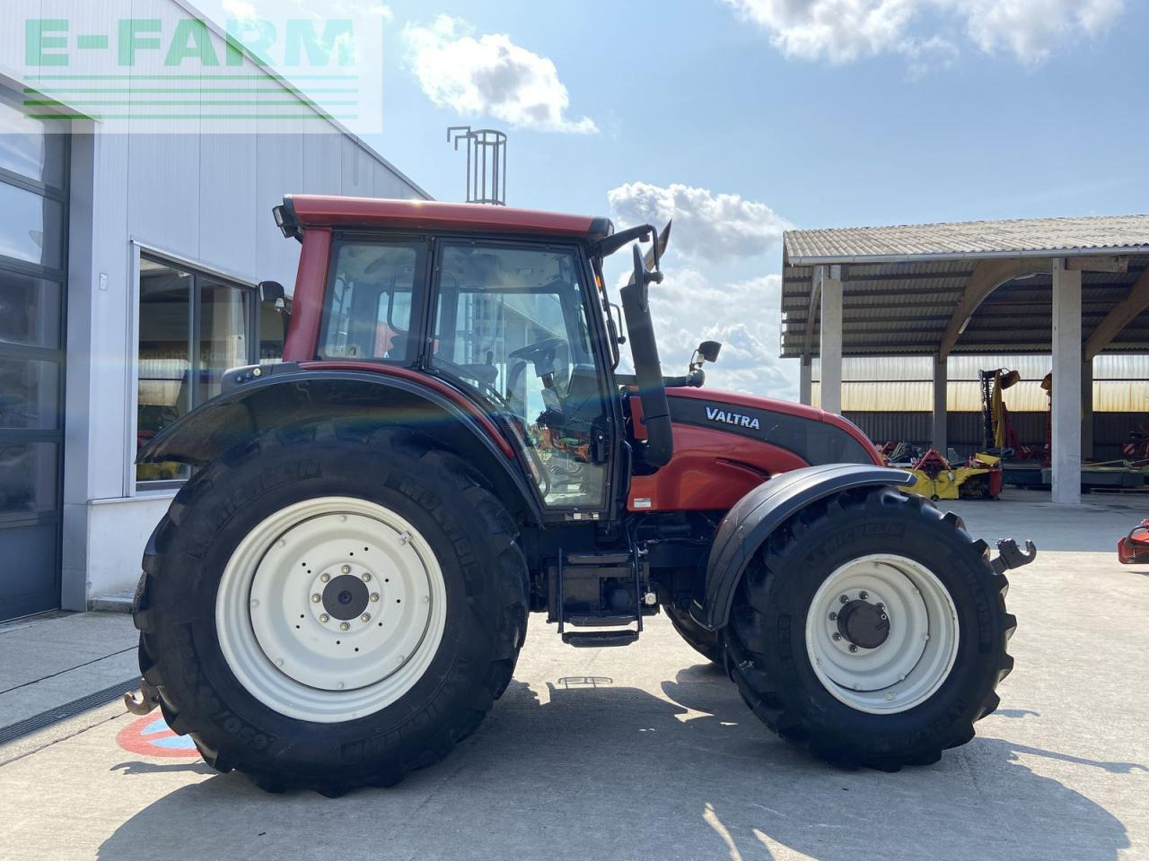 Valtra n 121 hi-tech - Traktor: slika 4 Valtra n 121 hi-tech - Traktor: slika 4