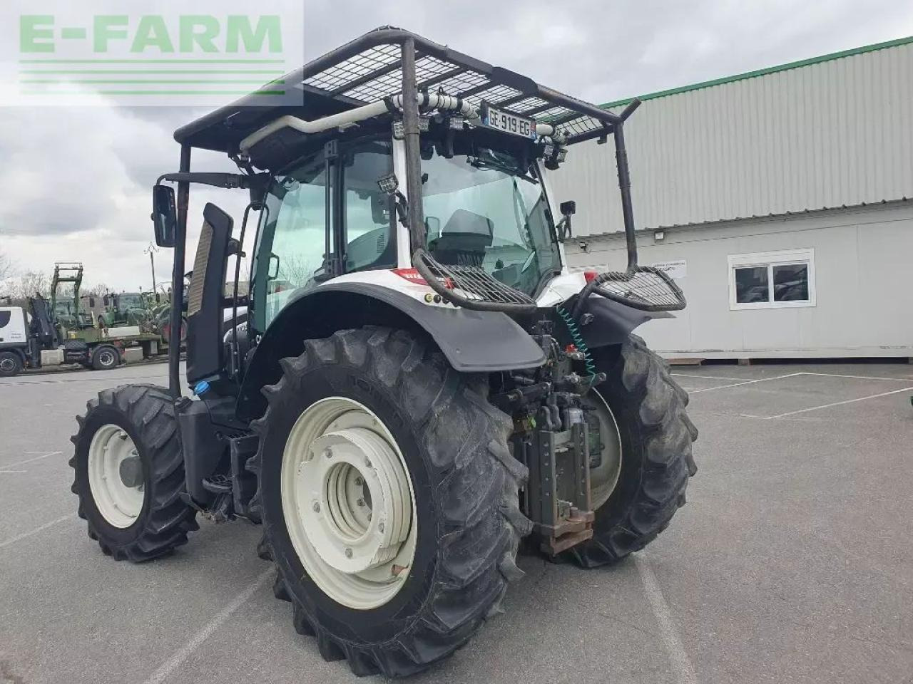 Valtra n 135 direct smarttouch Direct - Traktor: slika 5 Valtra n 135 direct smarttouch Direct - Traktor: slika 5