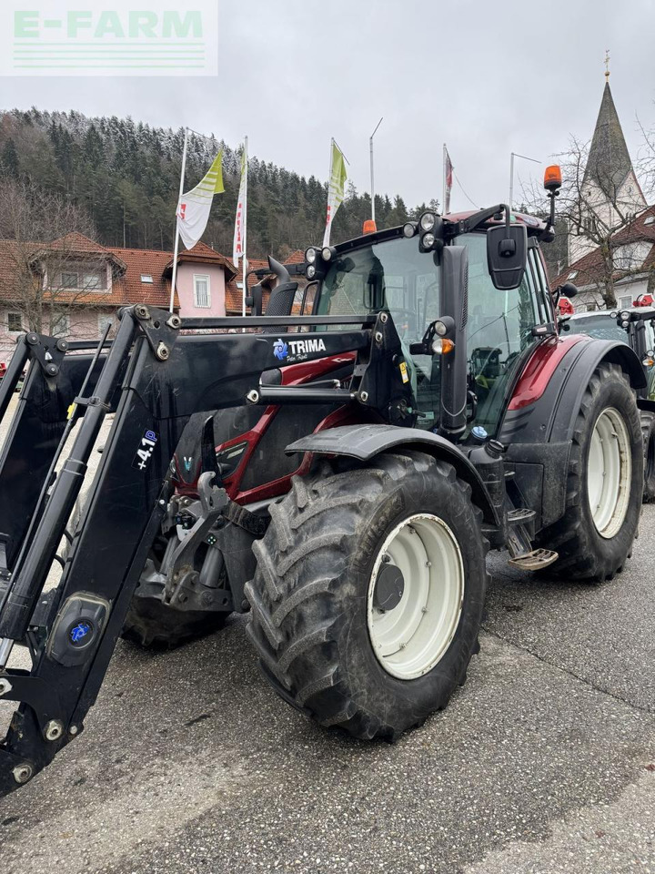 Valtra n114e hitech HiTech - Traktor: slika 1 Valtra n114e hitech HiTech - Traktor: slika 1