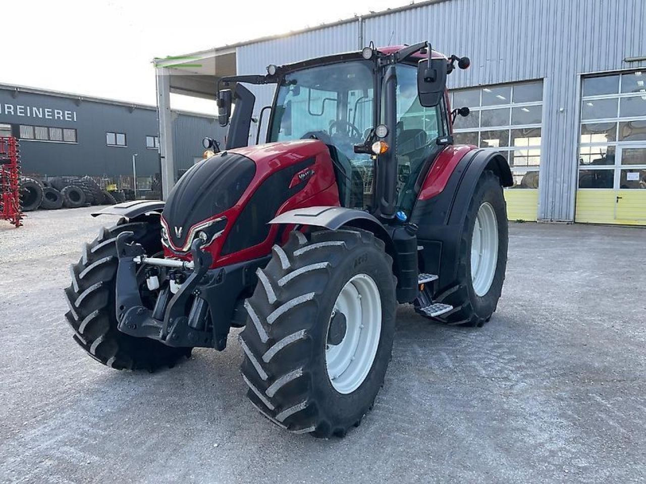 Valtra n155 - Traktor: slika 1 Valtra n155 - Traktor: slika 1