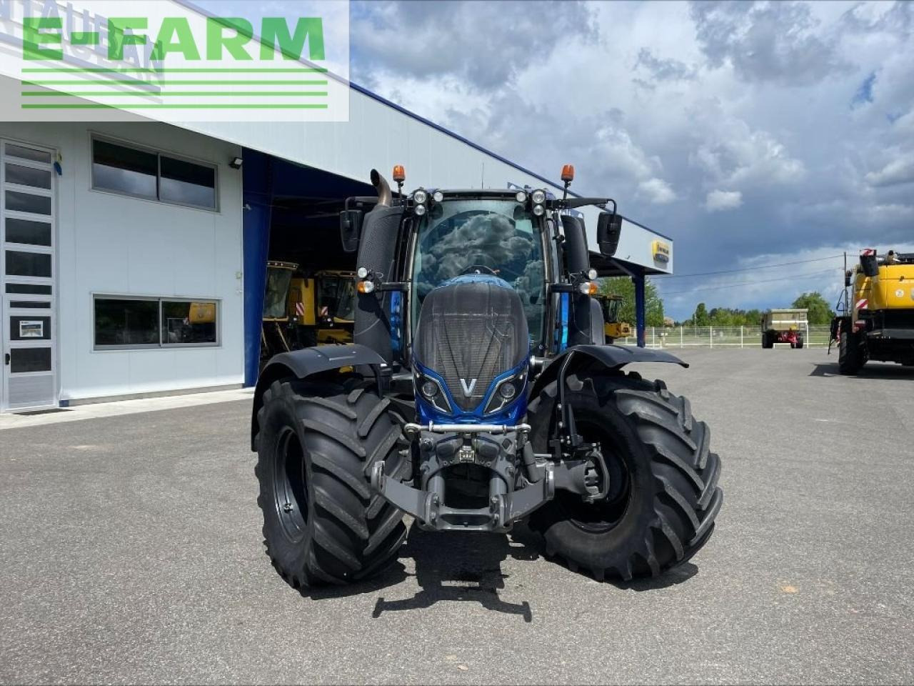 Valtra t 214 direct unlimited Direct - Traktor: slika 2 Valtra t 214 direct unlimited Direct - Traktor: slika 2