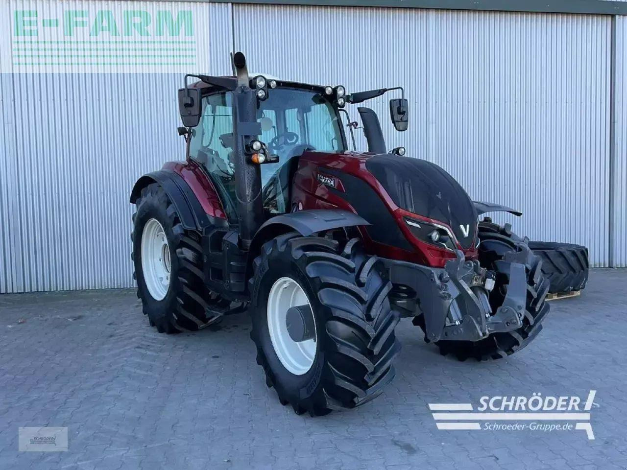 Valtra t 254 v smarttouch - Traktor: slika 1 Valtra t 254 v smarttouch - Traktor: slika 1
