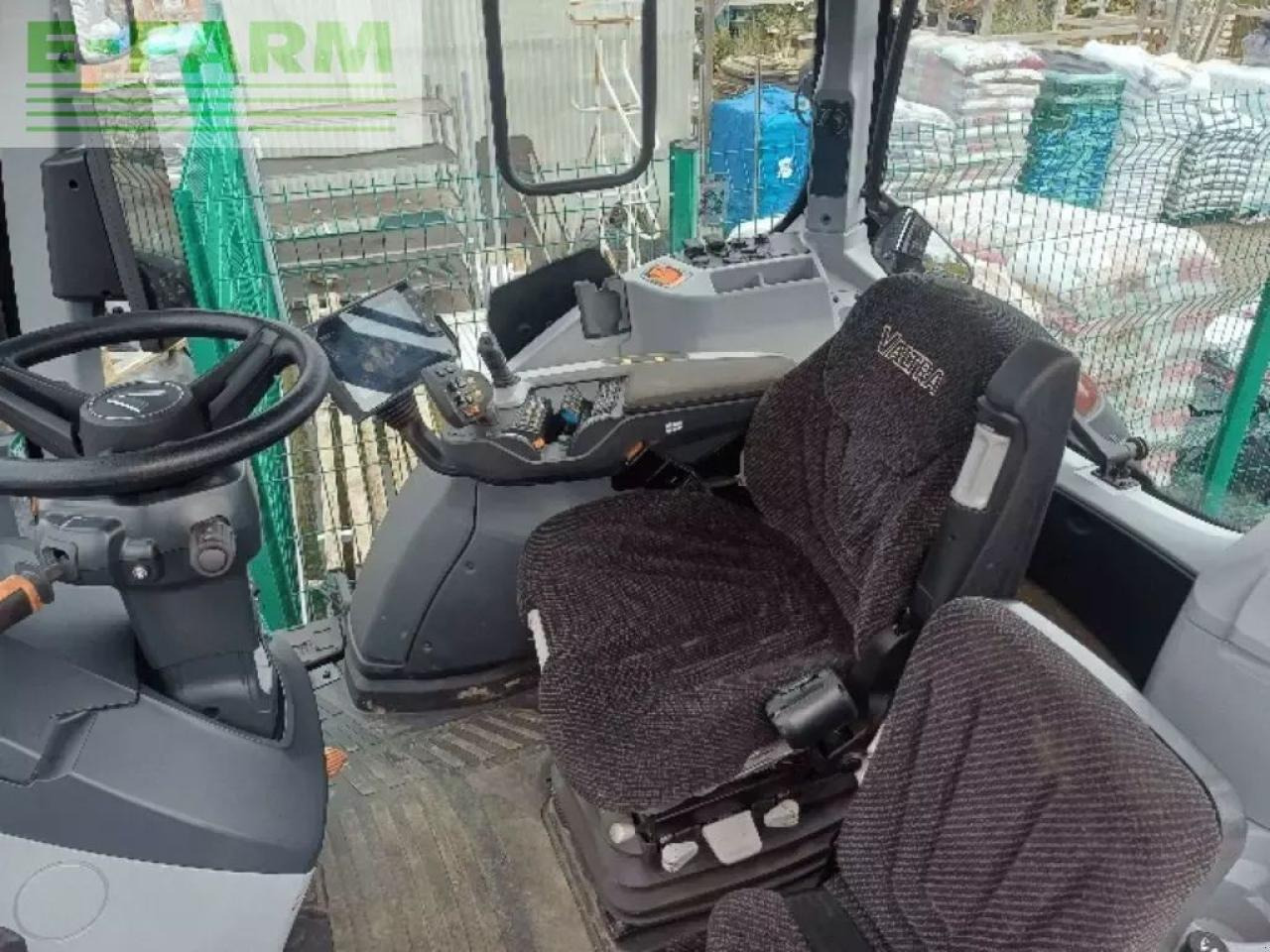 Valtra t 255 versu Versu - Traktor: slika 4 Valtra t 255 versu Versu - Traktor: slika 4