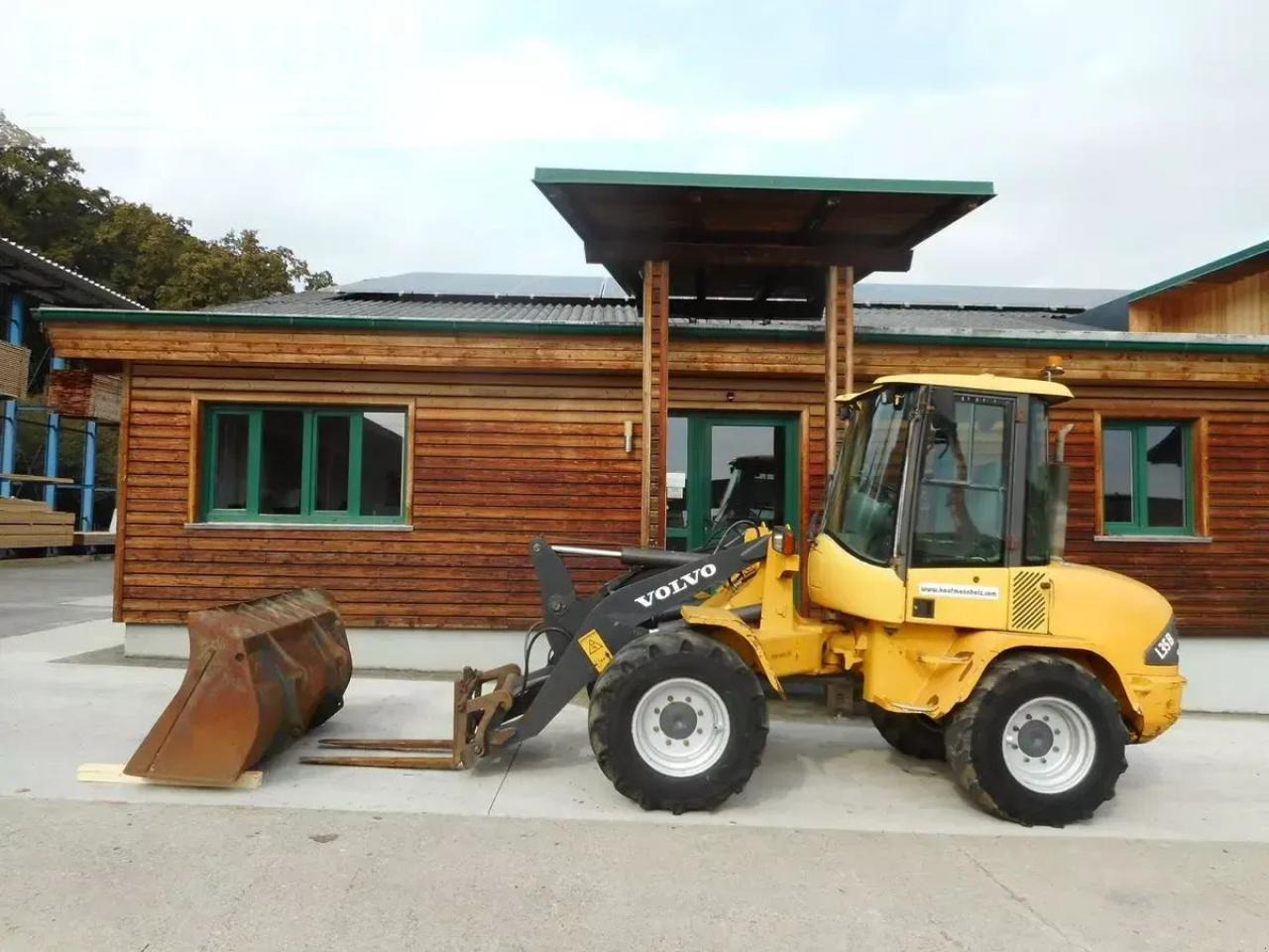 Volvo l35b-z/s ( 6.650kg ) - Mini bager: slika 1 Volvo l35b-z/s ( 6.650kg ) - Mini bager: slika 1