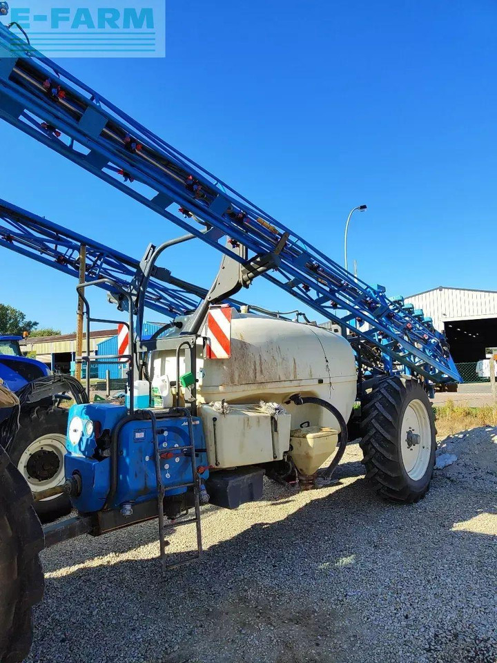 Meteor 3400 - Vlečna škropilnica: slika 2 Meteor 3400 - Vlečna škropilnica: slika 2