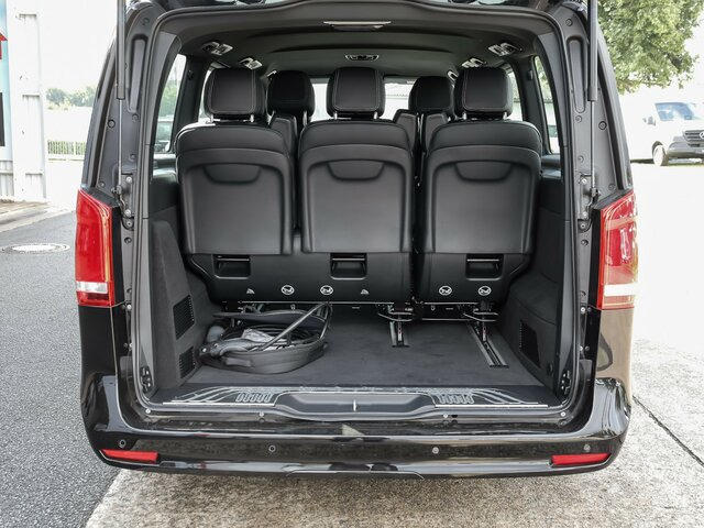 MERCEDES-BENZ EQV 300 Avantgarde Line,lang,7Sitze,2xKlima,LED - Potniški kombi, Električno dostavno vozilo: slika 2 MERCEDES-BENZ EQV 300 Avantgarde Line,lang,7Sitze,2xKlima,LED - Potniški kombi, Električno dostavno vozilo: slika 2