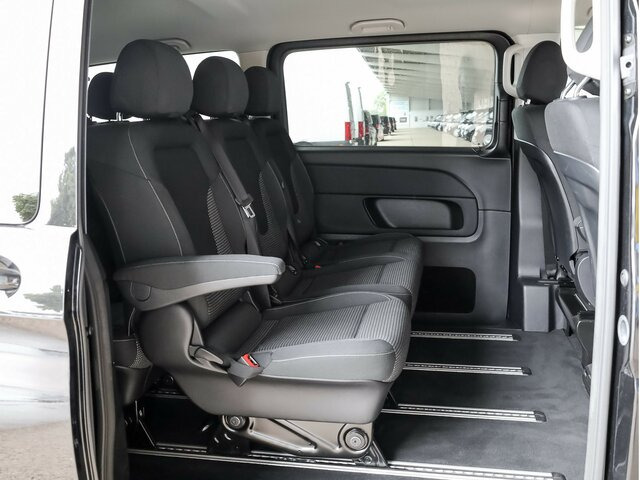 MERCEDES-BENZ EQV 300 Extralang,8Sitze,2xelektr.Schiebetür,LED - Potniški kombi, Električno dostavno vozilo: slika 5 MERCEDES-BENZ EQV 300 Extralang,8Sitze,2xelektr.Schiebetür,LED - Potniški kombi, Električno dostavno vozilo: slika 5