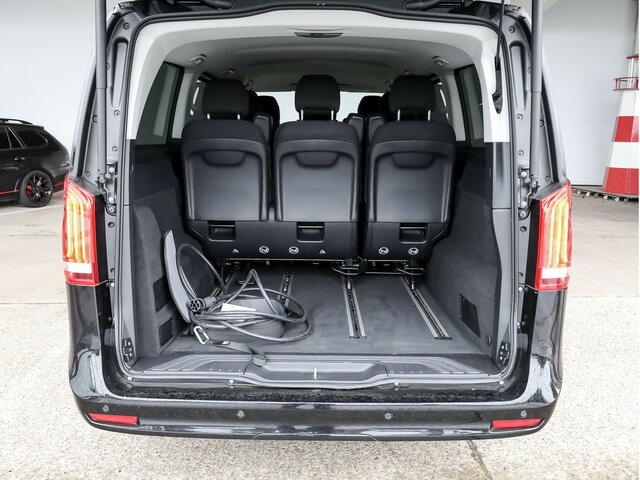 MERCEDES-BENZ EQV 300 Extralang,8Sitze,2xelektr.Schiebetür,LED - Potniški kombi, Električno dostavno vozilo: slika 2 MERCEDES-BENZ EQV 300 Extralang,8Sitze,2xelektr.Schiebetür,LED - Potniški kombi, Električno dostavno vozilo: slika 2