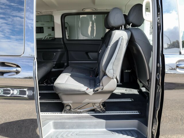 MERCEDES-BENZ EQV 300 lang,7Sitze,2xKlima,2xSchiebetür el.,LED - Potniški kombi, Električno dostavno vozilo: slika 5 MERCEDES-BENZ EQV 300 lang,7Sitze,2xKlima,2xSchiebetür el.,LED - Potniški kombi, Električno dostavno vozilo: slika 5