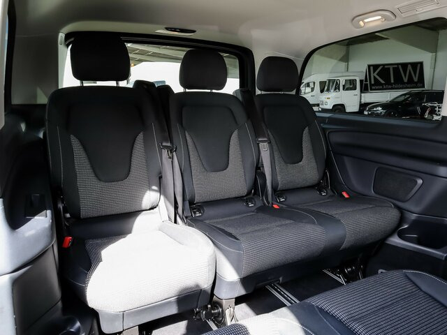 MERCEDES-BENZ EQV 300 lang,7Sitze,2xKlima,2xSchiebetür el.,LED... - Potniški kombi, Električno dostavno vozilo: slika 4 MERCEDES-BENZ EQV 300 lang,7Sitze,2xKlima,2xSchiebetür el.,LED... - Potniški kombi, Električno dostavno vozilo: slika 4