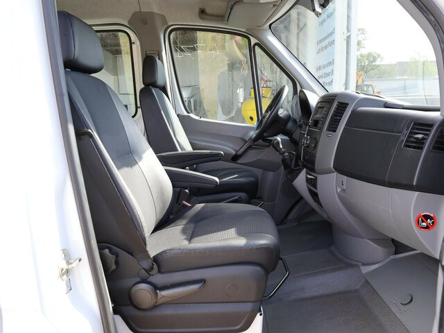 MERCEDES-BENZ Sprinter 316CDI DOKA,Allrad,AHK,TCO,Standhzg. - Dostavno vozilo s kesonom, Dostavno vozilo z dvojno kabino: slika 2 MERCEDES-BENZ Sprinter 316CDI DOKA,Allrad,AHK,TCO,Standhzg. - Dostavno vozilo s kesonom, Dostavno vozilo z dvojno kabino: slika 2