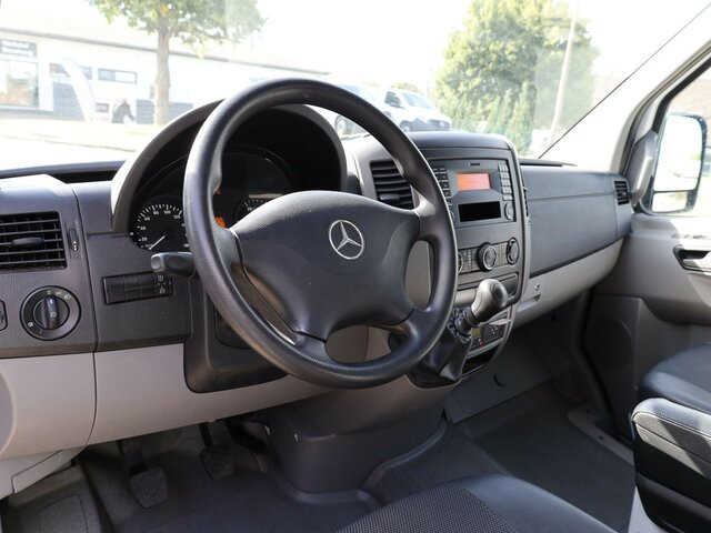 MERCEDES-BENZ Sprinter 316CDI DOKA,Allrad,AHK,TCO,Standhzg. - Dostavno vozilo s kesonom, Dostavno vozilo z dvojno kabino: slika 4 MERCEDES-BENZ Sprinter 316CDI DOKA,Allrad,AHK,TCO,Standhzg. - Dostavno vozilo s kesonom, Dostavno vozilo z dvojno kabino: slika 4