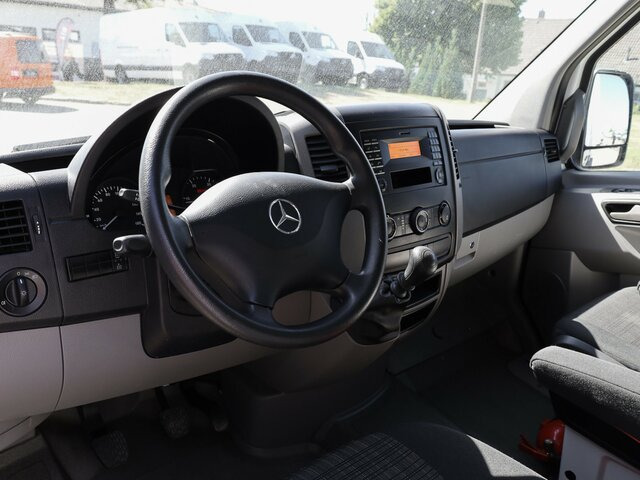 MERCEDES-BENZ Sprinter 316CDI DOKA,Allrad,Klima,Standhzg. - Dostavno vozilo s ponjavo, Dostavno vozilo z dvojno kabino: slika 4 MERCEDES-BENZ Sprinter 316CDI DOKA,Allrad,Klima,Standhzg. - Dostavno vozilo s ponjavo, Dostavno vozilo z dvojno kabino: slika 4