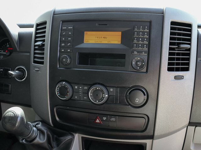 MERCEDES-BENZ Sprinter 316CDI Pritsche,Allrad,Klima... - Dostavno vozilo s ponjavo: slika 3 MERCEDES-BENZ Sprinter 316CDI Pritsche,Allrad,Klima... - Dostavno vozilo s ponjavo: slika 3