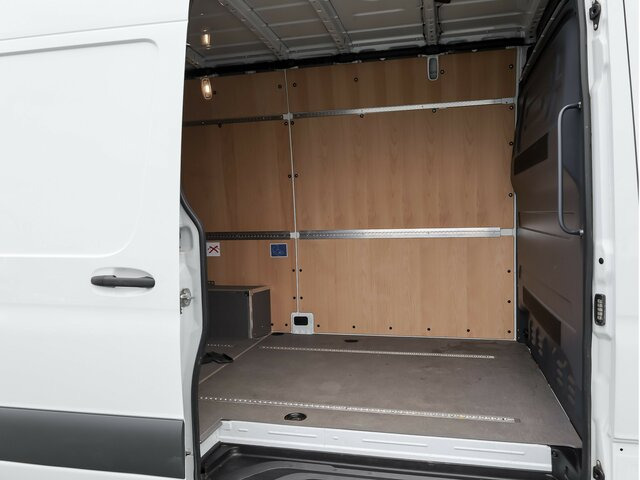 MERCEDES-BENZ Sprinter 317 CDI,3665mm,Automatik,Kamera - Furgon: slika 2 MERCEDES-BENZ Sprinter 317 CDI,3665mm,Automatik,Kamera - Furgon: slika 2