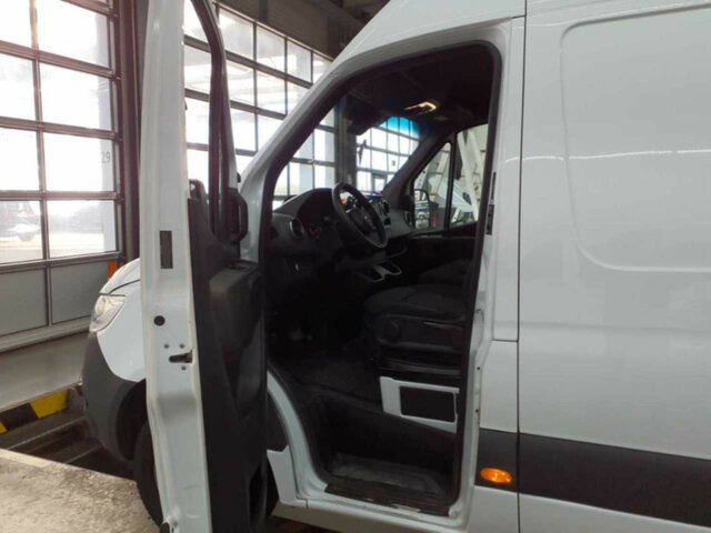 MERCEDES-BENZ Sprinter 317 CDI,3665mm,Automatik,Kamera... - Furgon: slika 2 MERCEDES-BENZ Sprinter 317 CDI,3665mm,Automatik,Kamera... - Furgon: slika 2