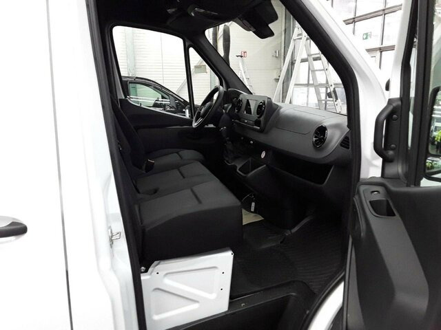 Furgon MERCEDES-BENZ Sprinter 317 CDI Kasten,L2H2,MBUX,Kamera: slika 17