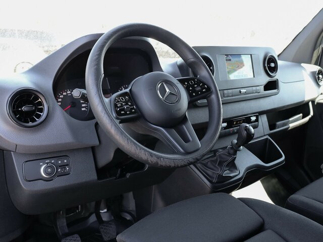 MERCEDES-BENZ Sprinter 317 CDI Kasten,L2H2,MBUX,Kamera - Furgon: slika 5 MERCEDES-BENZ Sprinter 317 CDI Kasten,L2H2,MBUX,Kamera - Furgon: slika 5