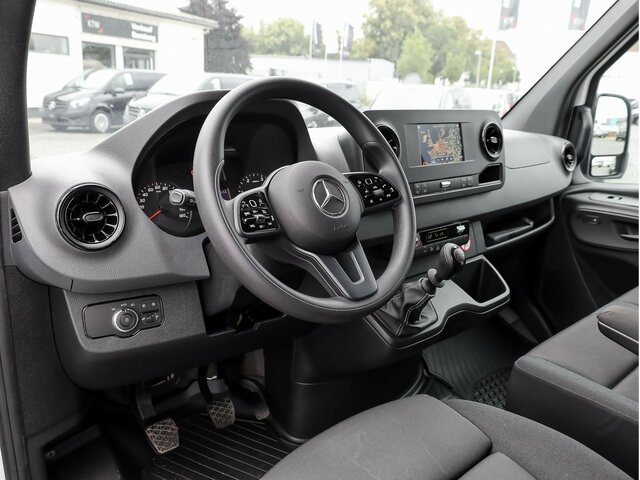 MERCEDES-BENZ Sprinter 317 CDI Kasten,L2H2,MBUX,Kamera - Furgon: slika 5 MERCEDES-BENZ Sprinter 317 CDI Kasten,L2H2,MBUX,Kamera - Furgon: slika 5