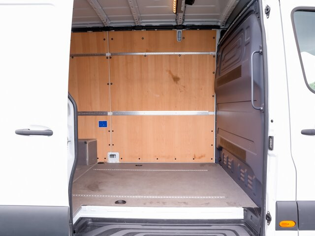 MERCEDES-BENZ Sprinter 317 CDI Kasten,L2H2,MBUX,Kamera - Furgon: slika 2 MERCEDES-BENZ Sprinter 317 CDI Kasten,L2H2,MBUX,Kamera - Furgon: slika 2