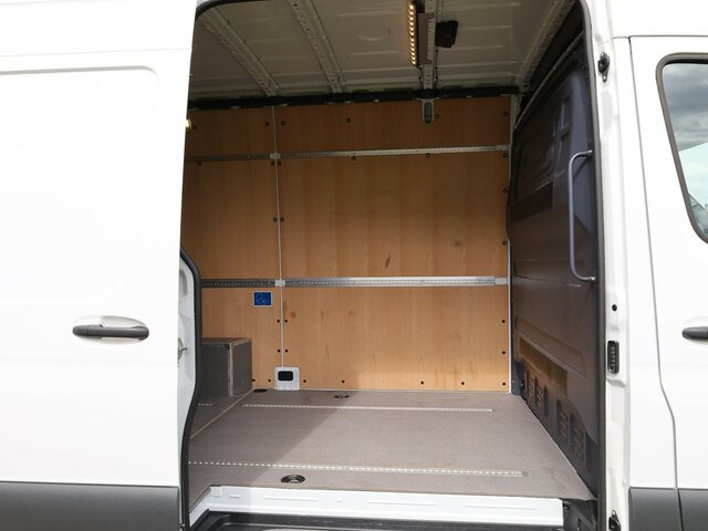 MERCEDES-BENZ Sprinter 317 CDI Kasten,L2H2,MBUX,Kamera - Furgon: slika 2 MERCEDES-BENZ Sprinter 317 CDI Kasten,L2H2,MBUX,Kamera - Furgon: slika 2
