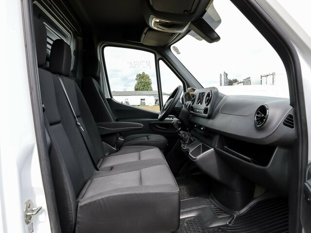 MERCEDES-BENZ Sprinter 317 CDI Kasten,L2H2,MBUX,Kamera - Furgon: slika 3 MERCEDES-BENZ Sprinter 317 CDI Kasten,L2H2,MBUX,Kamera - Furgon: slika 3