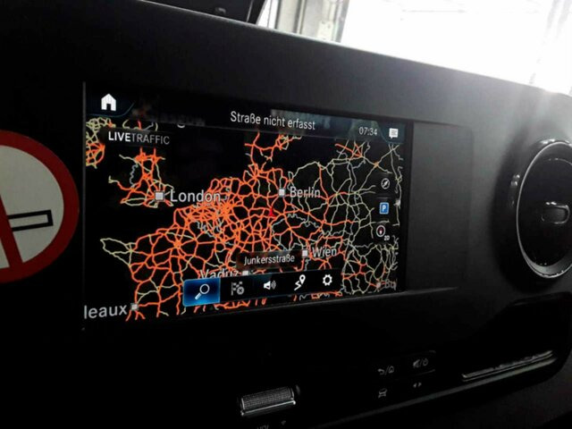 MERCEDES-BENZ Sprinter 317 CDI Kasten,L2H2,MBUX,Kamera - Furgon: slika 4 MERCEDES-BENZ Sprinter 317 CDI Kasten,L2H2,MBUX,Kamera - Furgon: slika 4