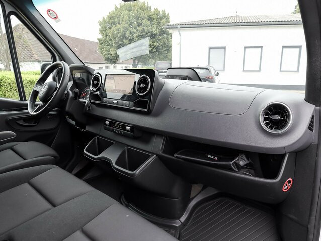 MERCEDES-BENZ Sprinter 317 CDI,L2H2,Automatik,Kamera,LED - Furgon: slika 4 MERCEDES-BENZ Sprinter 317 CDI,L2H2,Automatik,Kamera,LED - Furgon: slika 4