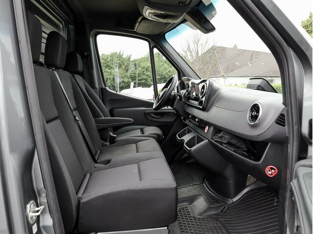 MERCEDES-BENZ Sprinter 317 CDI,L2H2,Automatik,Kamera,LED - Furgon: slika 3 MERCEDES-BENZ Sprinter 317 CDI,L2H2,Automatik,Kamera,LED - Furgon: slika 3