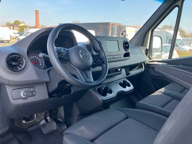 MERCEDES-BENZ Sprinter 317 Maxi,9GTronic,MBUX,Kamera,Navi - Furgon: slika 4 MERCEDES-BENZ Sprinter 317 Maxi,9GTronic,MBUX,Kamera,Navi - Furgon: slika 4