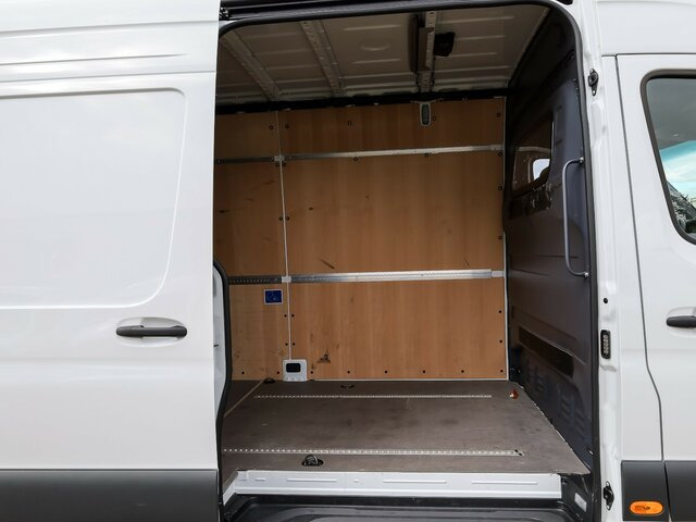 MERCEDES-BENZ Sprinter 317 Maxi,9GTronic,MBUX,Kamera - Furgon: slika 2 MERCEDES-BENZ Sprinter 317 Maxi,9GTronic,MBUX,Kamera - Furgon: slika 2