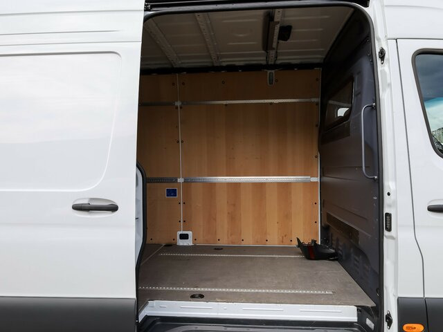 MERCEDES-BENZ Sprinter 317 Maxi,9GTronic,MBUX,Kamera - Furgon: slika 2 MERCEDES-BENZ Sprinter 317 Maxi,9GTronic,MBUX,Kamera - Furgon: slika 2